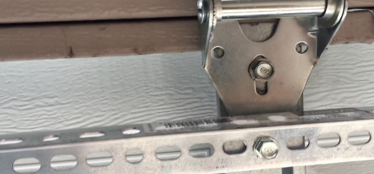 commercial garage door hinges repair in Grimsby